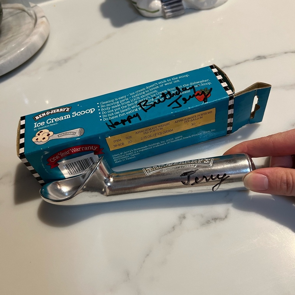 ❌ SOLD ❌ Vintage never-used autographed Ben & Jerry’s ice cream scoop